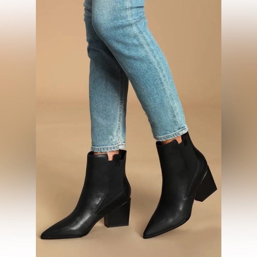 Kendall & Kylie Women’s Finigan Black Pointed-Toe Ankle Bootie Size 5M US